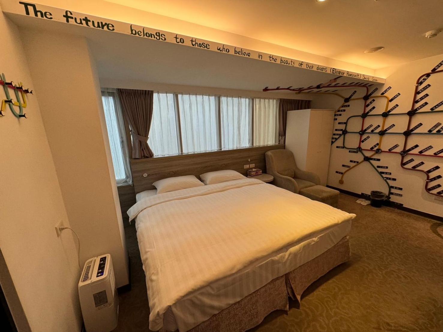 Rf Hotel  Linsen Тайпей Екстериор снимка